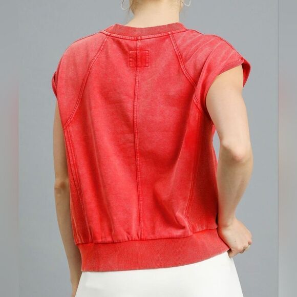 Umgee Round Neck Cap Sleeve Sweatshirt Women's Red Sleeveless Top - Picture 3 of 6